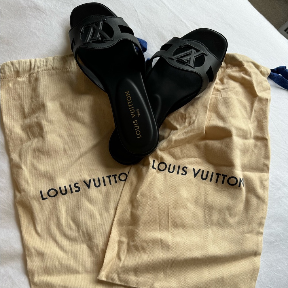 Louis Vuitton Isola Flat Mule